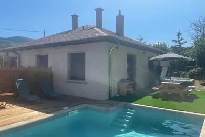 Image de Maison L'Impasse 4*: maison 8 personnes avec piscine chauffée, spa, cheminée