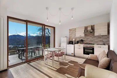 Image de Appartement \"Luna\" avec vue sur le lac, piscine partagée et Wi-Fi