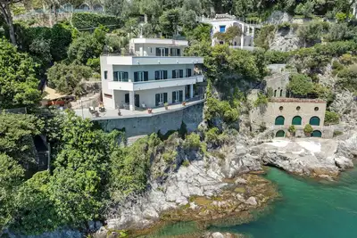 Image de Villa 'Luxury A Strapiombo Sul Mare' avec vue sur la mer, Wi-Fi et climatisation