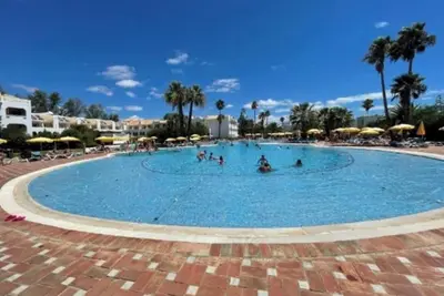 Image de Appartement \"Golden Sun\" avec piscine partagée, Wi-Fi et climatisation