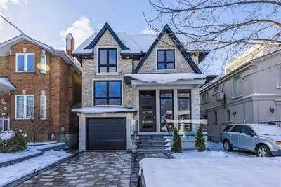 Image de Modern luxury awaits in convenient Toronto location