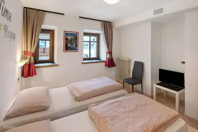 Image de Appartement \"Gg 1\" avec vue sur les montagnes, balcon et Wi-Fi