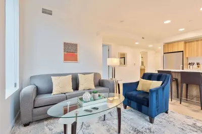 Image de Gorgeous Apt with Kitchen and Gym