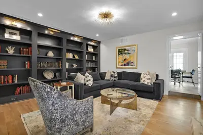 Image de Luxurious Carriage House Steps to Forsyth Park by Lucky Savannah