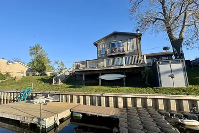 Image de Spacious 3-bedroom Lake House property minutes away from Omaha