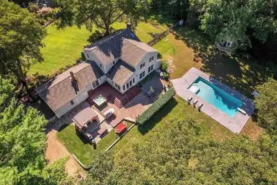 Image de 4 Bedroom Colonial, Hot Tub, Pool and Treehouse