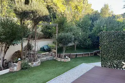 Image de T2 avec jardin privatif dans copropriété sécurisée