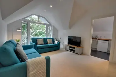 Image de Bournecoast: Apartment with lift, parking and balcony near sandy beaches -Fm1586