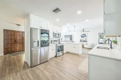 Image de Luxury Coastal Getaway, minutes from Ami!