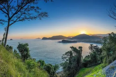 Image de Pool House 100m from Camburizinho