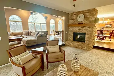 Image de Spacious 4-Bed Family Home with Park Views
