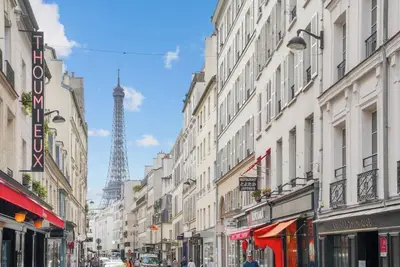 Image de Nestled Between The Iconic Invalides And The Eiffel Tower - Rue Saint-Dominique