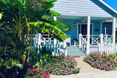 Image de Charming fully furnished 2-bedroom cottage in Seabrook, Tx -Bay Area Houston