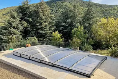 Image de Mountain View heated south facing pool and hot tub