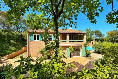 Image de Le Mas Saint Jean (gîte pour 4 personnes) aux portes du golfe de Saint Tropez.