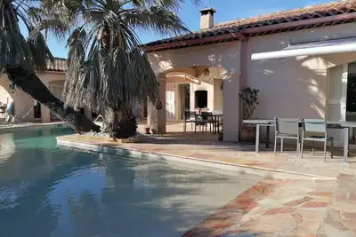 Image de Villa de vacances avec piscine à proximité d’Hyères, idéale pour les familles
