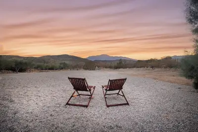 Image de Joshua Tree/Palm Springs entire home, views all around, fenced, dogs Ok!