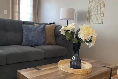 Image de Queen City Haven Spacious 3 bdrm 2 ba centrally located