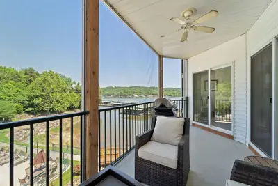 Image de Cedar Heights 464 - Charming lakeview condo