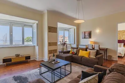 Image de Spacious 4bdr Graça River View by LovelyStay