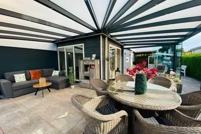 Image de LuxChalet vacation home Ella view on Ijssel in vacation park Pool Strand Holland