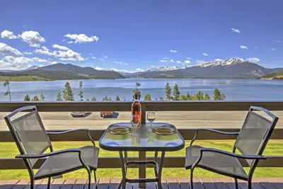 Image de Lake & ski view condo | Pool, hot tub, sauna & cozy fireplace