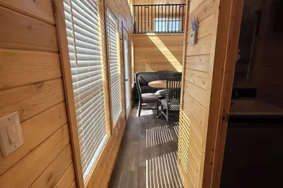 Image de Cozy Tiny Home With Kitchenette #110