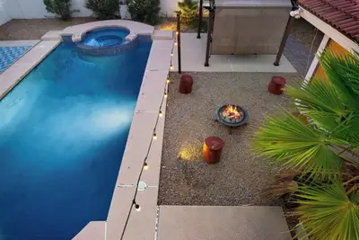 Image de A modern getaway in paradise! ~Heated pool and hot tub coming soon.