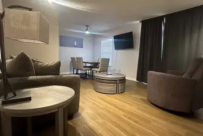 Image de Charming 2-bedroom condo with WiFi, Ac near the Houston Galleria