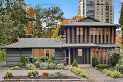 Image de Elegant Luxury Home in Prime Downtown Bellevue