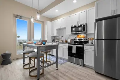 Image de Oceanfront Oasis Daytona Beach 1br/1ba - Parking Lot View - 206