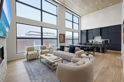 Image de Exclusive Jackson Getaway w/ Private Hot Tub in Arts District