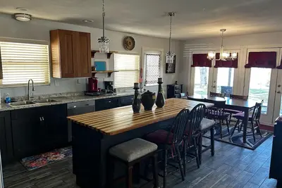 Image de Charming 3-bedroom house with WiFi and a relaxing back porch on Lake Granbury