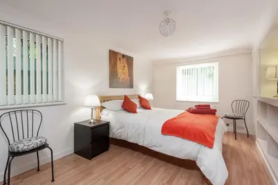 Image de Parisian style 2 bedroom the Marchfield Residence