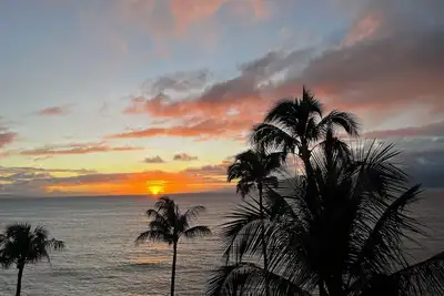 Image de Escape to your corner Oceanfront of island living paradise on the 6th floor!