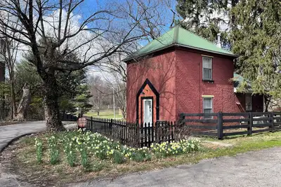 Image de Welcome to Bourbon Oak Smokehouse, in the heart of Bardstown, Ky