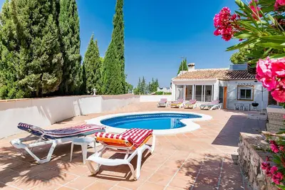 Image de Cruz del Monte: One-Level Villa with Private Pool and 3 bedrooms in Costa del Sol.