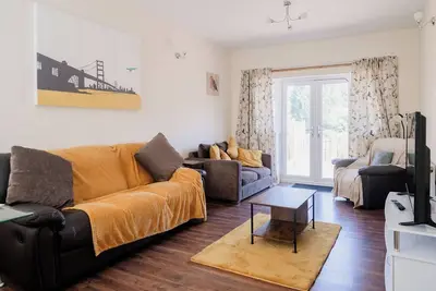 Image de 6-Bed House - Sleeps 13 - Families & Contractors