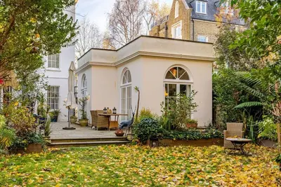 Image de Canal Villa in Little Venice, London - Central London: Canal Villa & Garden