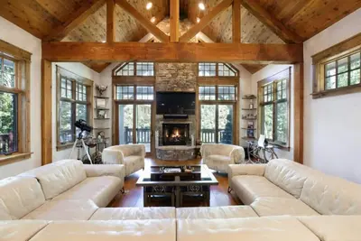 Image de Large East Vail Home on Creek - Private Hot Tub