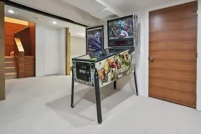 Image de 9 Guests | King Bed | Pin Ball | Bbq | Piano