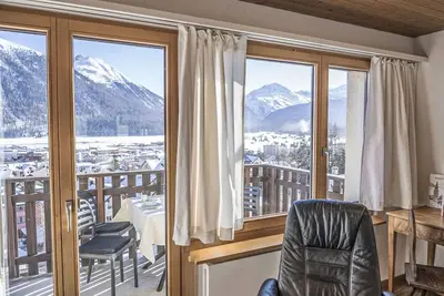 Joli appartement pour 4 personnes avec Wifi, Tv, balcon, vue panoramique et parking