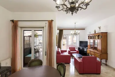 Image de Bel appartement avec climatisation, Wifi, Tv, balcon, animaux admis et parking