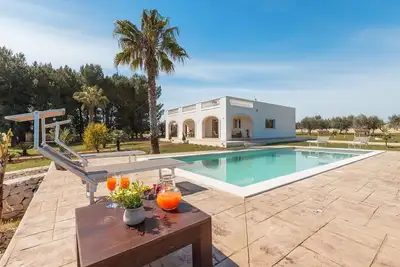 Image de Maison de vacances privée avec Wifi, piscine privée, climatisation, Tv, près de Brindisi