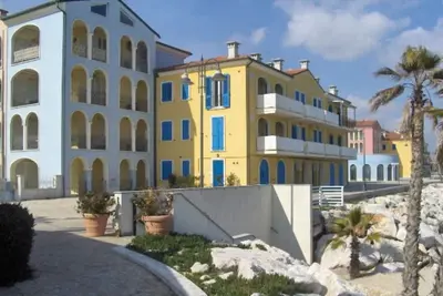 Image de Ref 32 Summer rental – Seafront two bedroom apartment