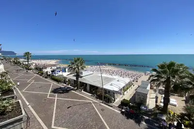 Image de Ref. 47 Summer – rental – Three bedroom apartment on promenade