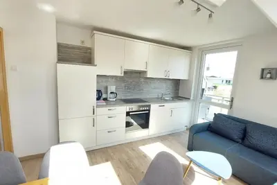 Image de Quiet maisonette island apartment with 2 bedrooms, sea view and balcony