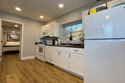 Image de Cozy 2br Near Casino | Queen Beds & Free Parking