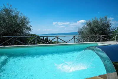 Image de The Lake Shelter by Miani Group