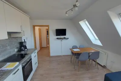 Image de Sunny island apartment with balcony and close to the beach, 2 bed.